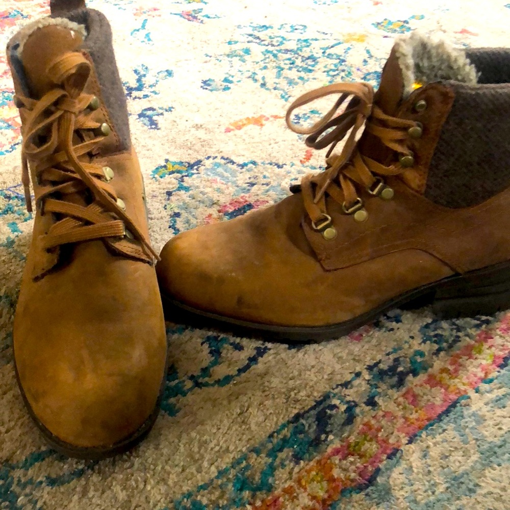 Women’s CAT boots